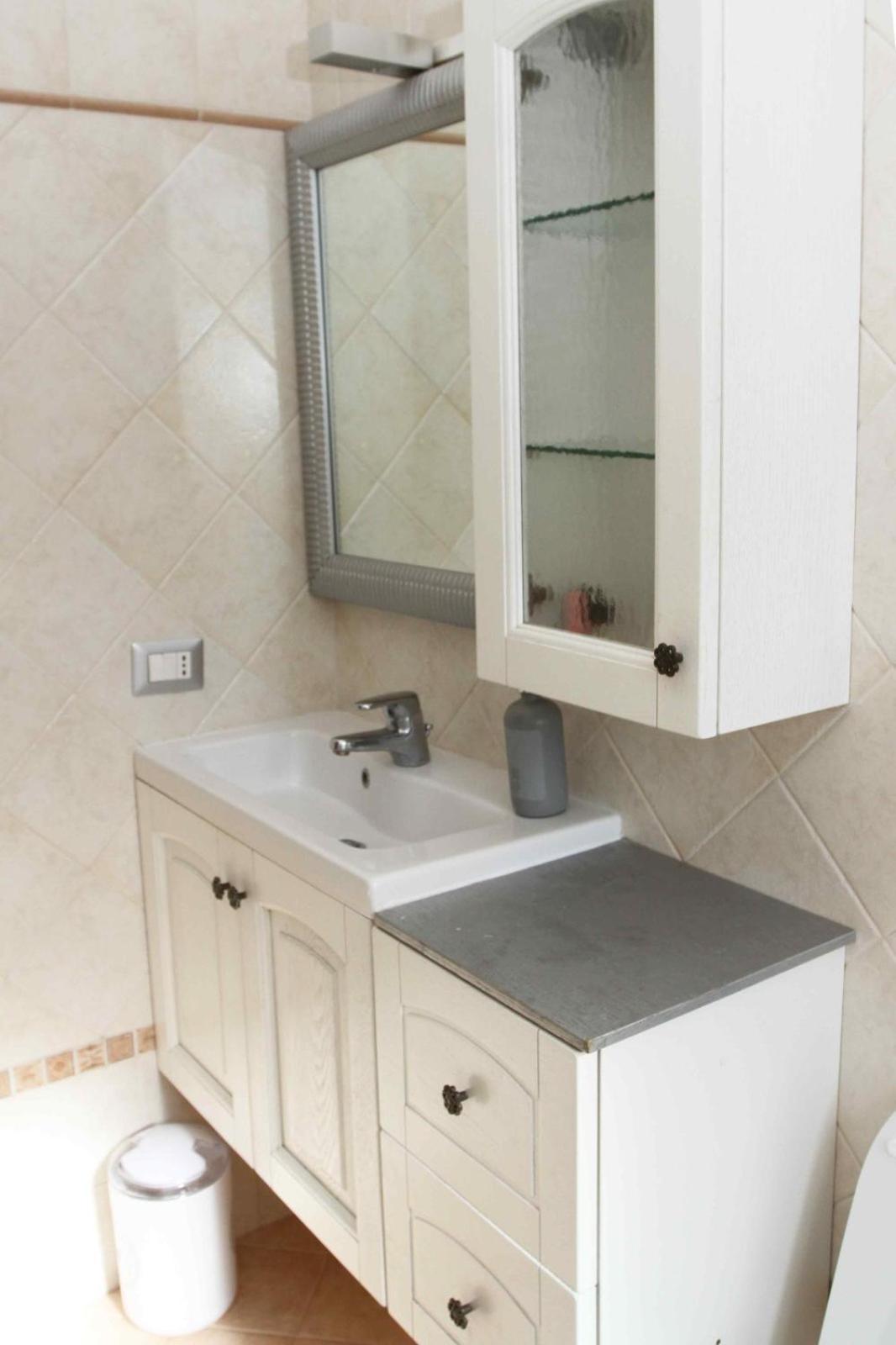 La Perla Del Mare - 9 Minutes From Fco Airport - Free Wifi E Netflix Apartment *